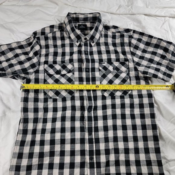 Rip Curl Mens Large Black White Button Shirt Plaid Pockets Short Sleeve Casual - Picture 7 of 10